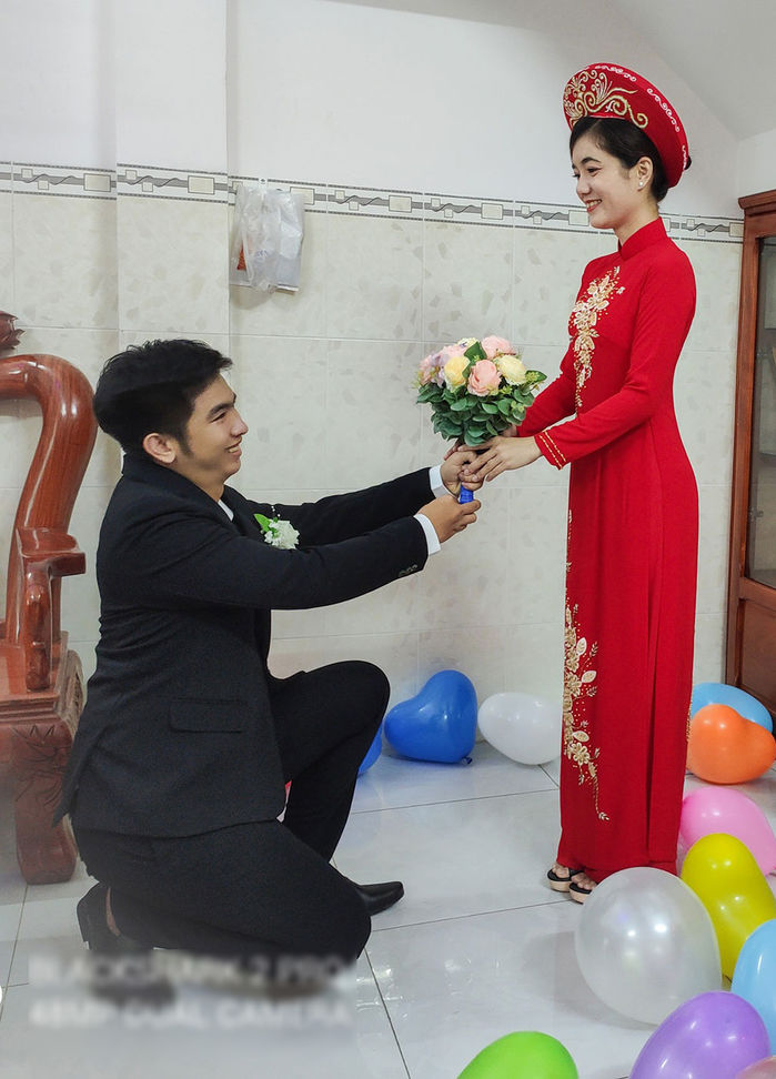 Đôi bạn trẻ tổ chức đám cưới ở chốt kiểm dịch xong nhà ai nấy về