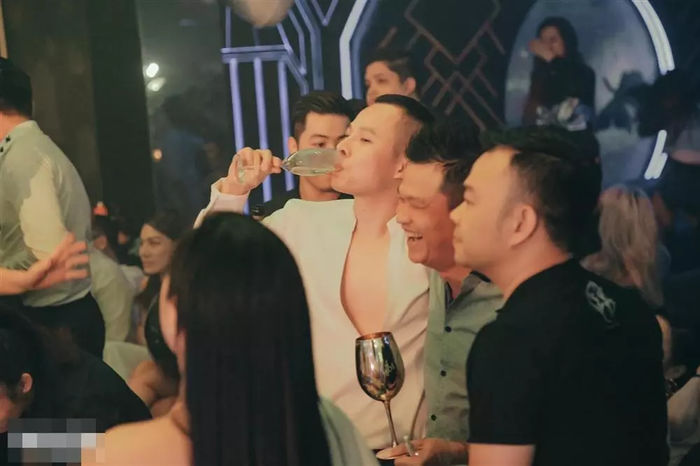 Gà cưng Vũ Khắc Tiệp sau 10 năm: Ai cũng quay lưng chỉ 1 người ở lại
