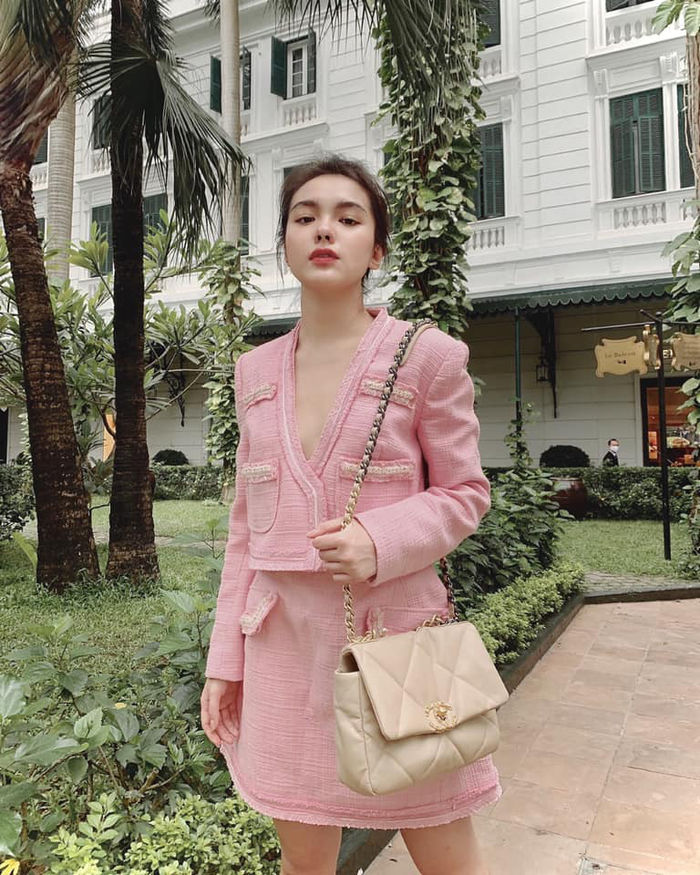 Gái xinh 2k1 mang 3 dòng máu vừa học, vừa làm mua được nhà tiền tỷ