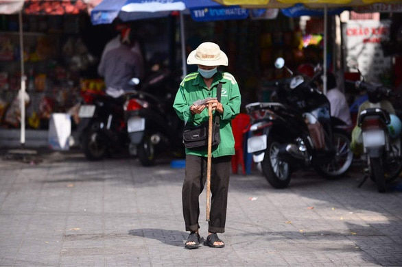 Công ty nhà Mỹ Lệ cho công nhân nghỉ đi làm vẫn trả đủ lương 15 ngày