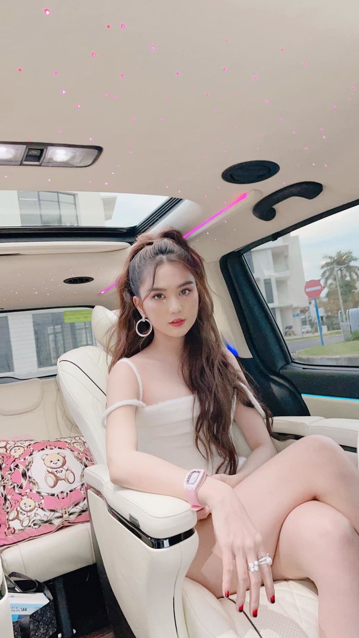 Gu chọn người yêu khác người của sao nữ: Thiều Trâm cần người an toàn
