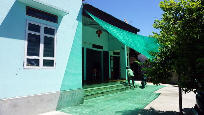 Hai thủ khoa đặc biệt: người lớn lên từ hàng rau mẹ, người ngoại nuôi