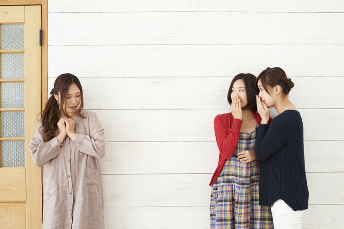 Hàng xóm xin 1 tép sả nhưng cắt cả bụi để nấu sả gừng uống chống dịch
