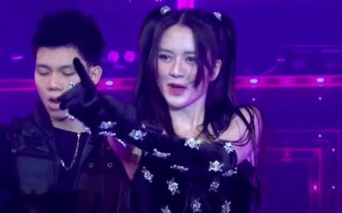 Vpop có hai chị em: em thì giống Lisa còn chị gái thì giống Jennie