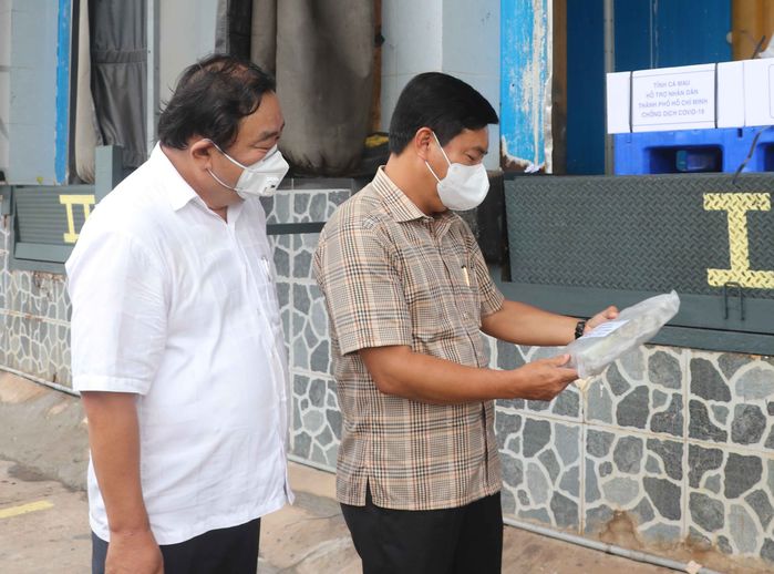 Hơn 40 tấn rau củ ủng hộ Sài Gòn: Vì đất này nuôi con tôi thành tài