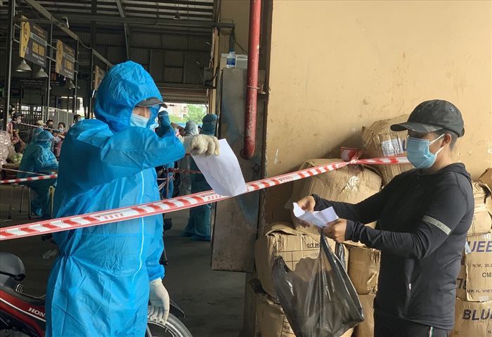 Khẩn: TP.HCM giãn cách toàn thành phố theo Chỉ thị 16 trong 15 ngày