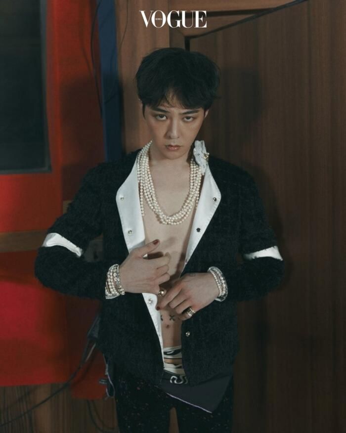Idol Kpop dám phá bỏ mọi quy chuẩn về cái đẹp: G-Dragon sơn móng tay