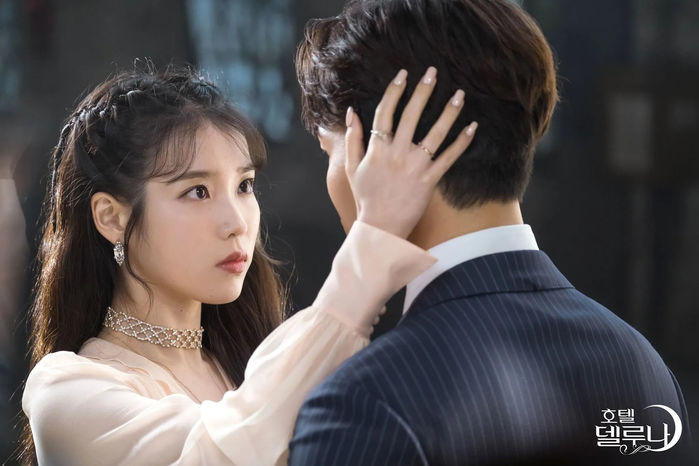 Idol lấn sân phim ảnh: Người thành công, người chật vật tìm cơ hội