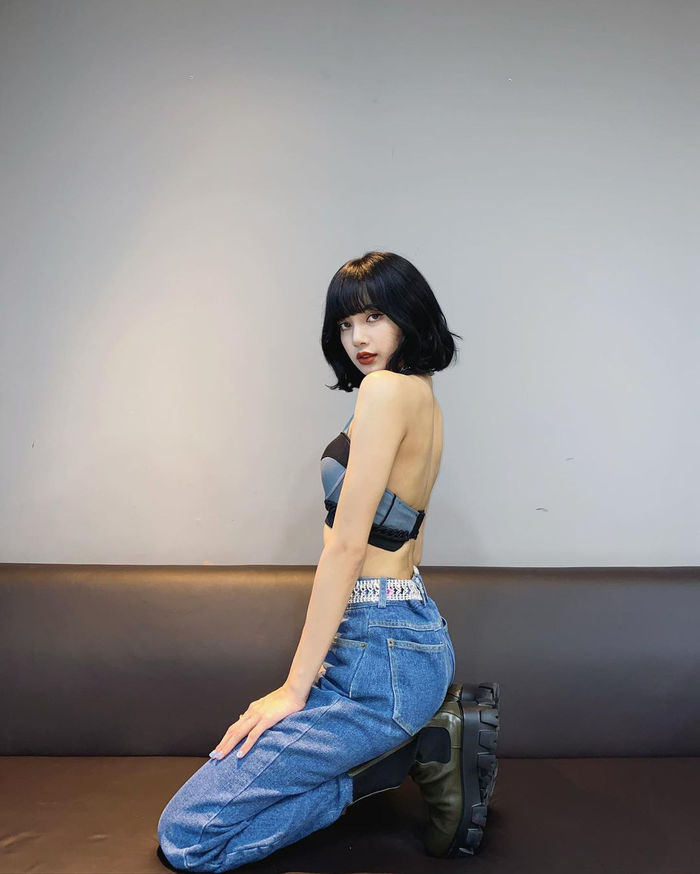 Jennie khoe rãnh lưng đẹp, fan chỉ ra loạt sao nữ gợi cảm ngang cơ
