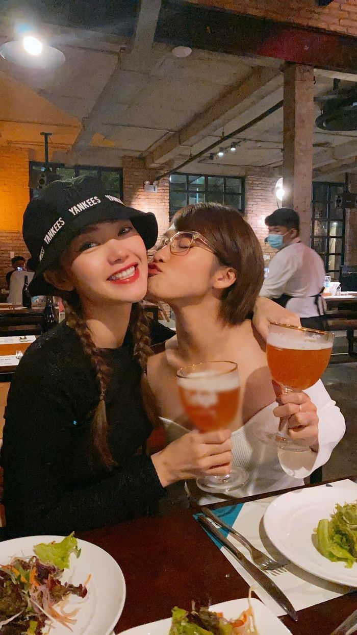 Khả Ngân hé lộ những bí mật hay ho của hội Gia đình văn hóa