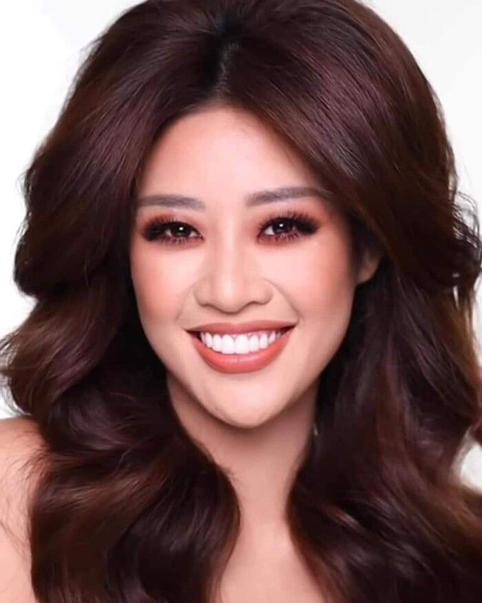 Khánh Vân lộ mặt mộc nhợt nhạt, lột xác nhờ chuyên gia make-up quốc tế