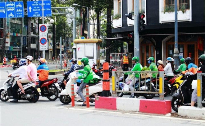 Khi shipper phải xếp hàng chờ đến lượt giao: đừng bực dọc nếu đợi lâu