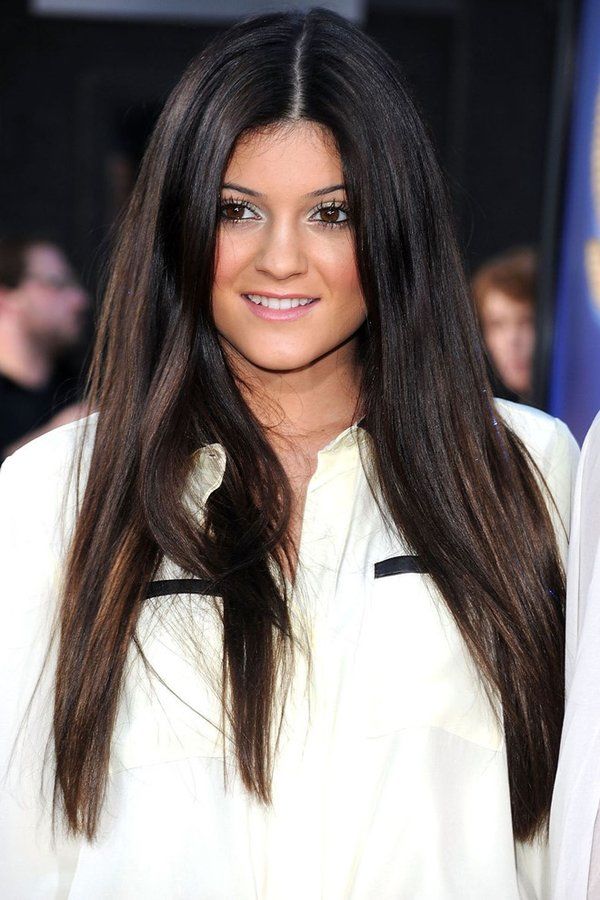Kylie Jenner 1997: Tỷ phú trẻ nhất thế giới, có con gái cực đáng yêu