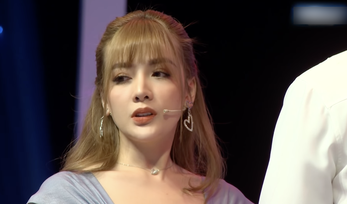 Liên tục gây tranh cãi nam chính show hẹn hò xin lỗi, rời chương trình