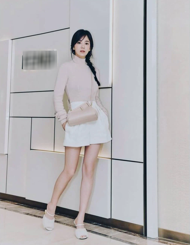 Lịm tim với ảnh mới của Song Hye Kyo: Nhìn chẳng nghĩ là nấm lùn