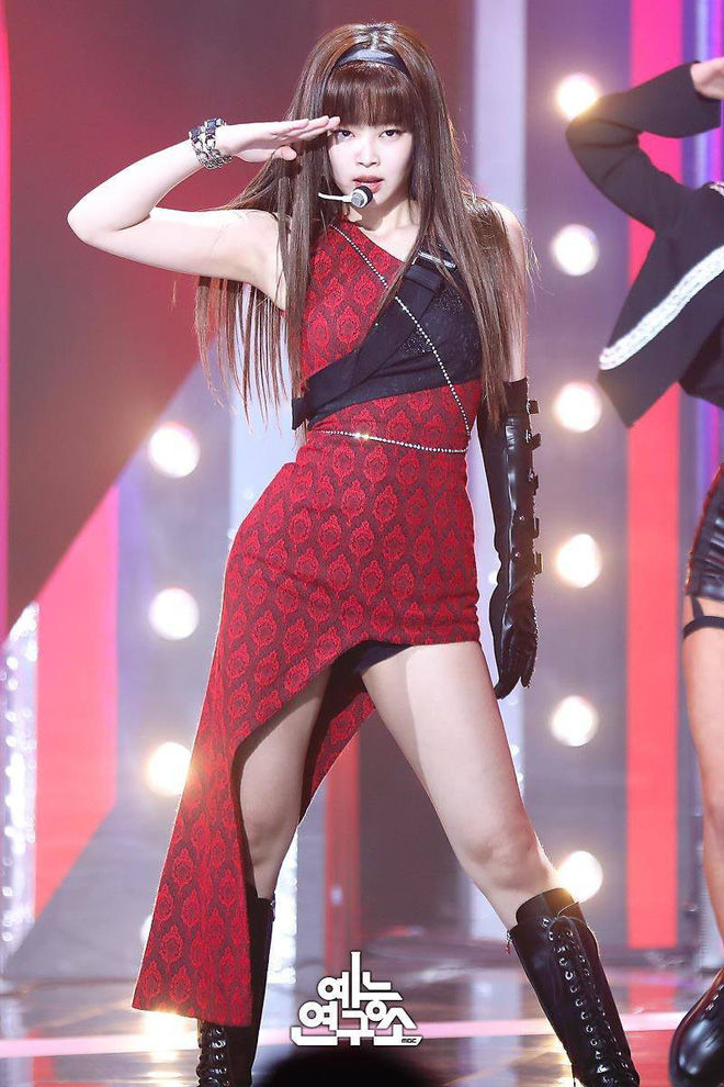 Lisa, Jennie... chứng minh đẳng cấp để tóc thẳng đừ vẫn khí chất