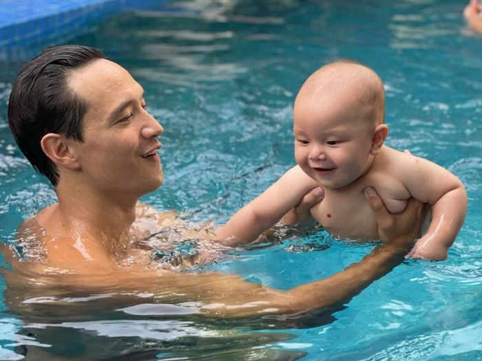 Lisa nhà Hà Hồ chứng minh tự lập từ sớm, Leon vẫn còn thua xa chị