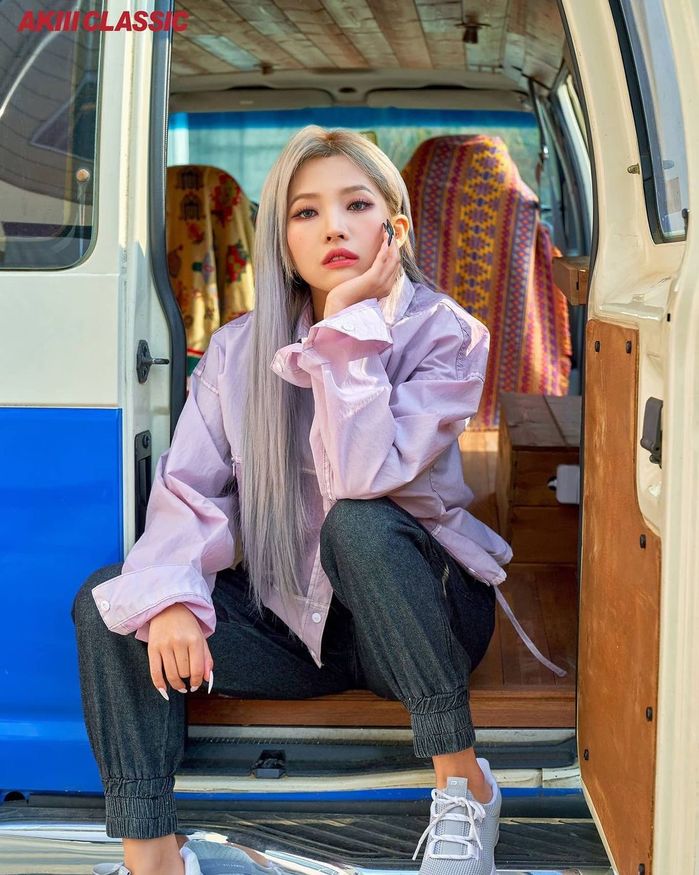Không phải gà cưng nhưng RM (BTS) và loạt idol lại có bóng dáng YG