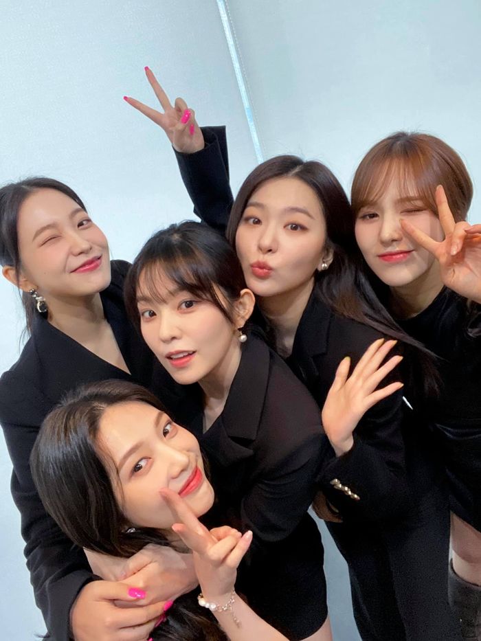 Loạt kí ức ghi lại mặt trái của các công ty quản lí Kpop: Có cả SM