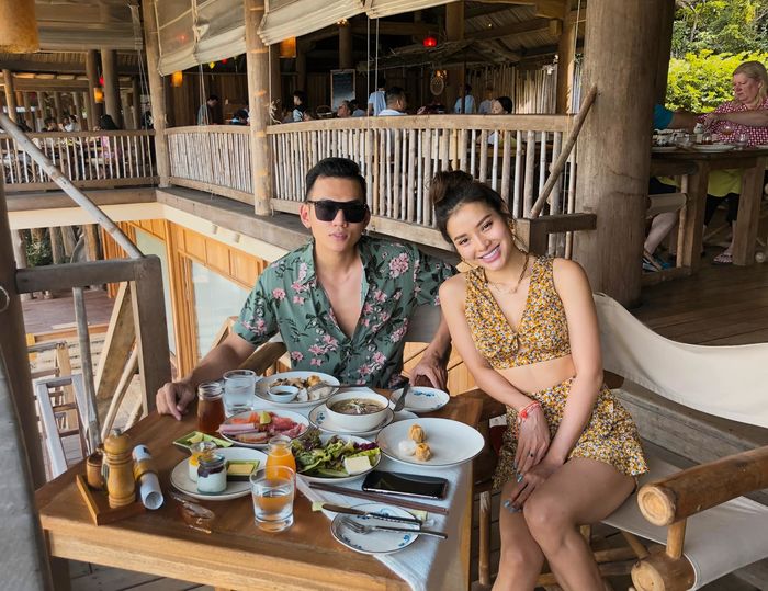 Lý Bình xây nhà to nhất xóm để rước Phương Trinh Jolie về dinh