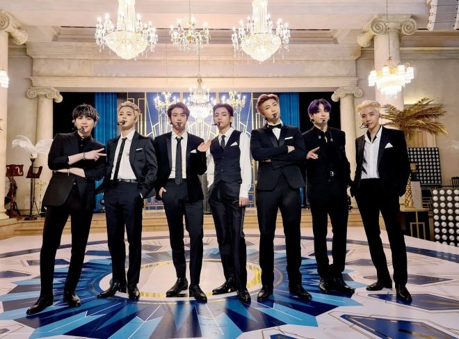 Mánh khóe của công ty quản lí Kpop: Mua album có thể đến fansign