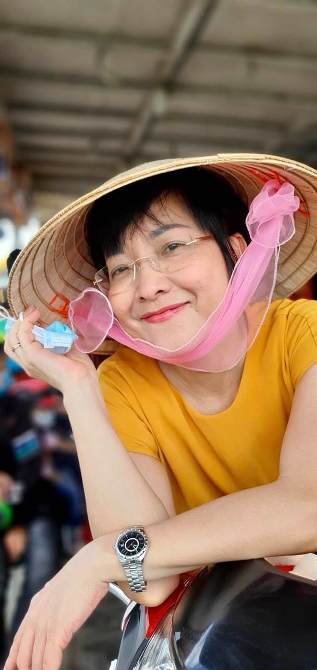 MC Thảo Vân khoe ngoại hình ở tuổi U60 khiến dân mạng xôn xao