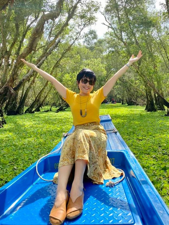 MC Thảo Vân khoe ngoại hình ở tuổi U60 khiến dân mạng xôn xao