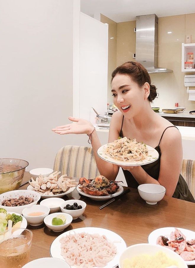 MC VTV Mai Ngọc: Người nói gì chồng cũng chiều từng cố gù vì quá cao