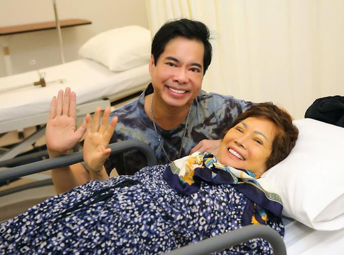 Mẹ ruột qua đời, từ nay Ngọc Sơn cô độc trong biệt thự bề thế