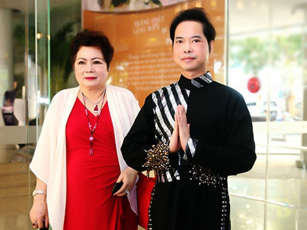 Mẹ ruột qua đời, từ nay Ngọc Sơn cô độc trong biệt thự bề thế
