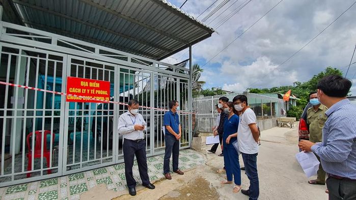 Một nhà thuốc ở TPHCM miễn phí thuốc cho F0, F1 cách ly tại nhà