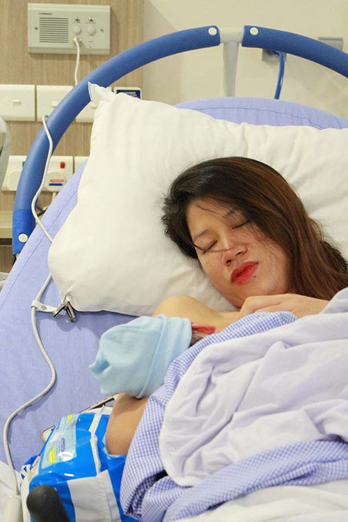 Mỹ nhân tỉnh bơ khi vượt cạn: Quế Vân tự đánh xe tới bệnh viện