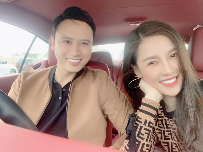 Mỹ nhân tỉnh bơ khi vượt cạn: Quế Vân tự đánh xe tới bệnh viện