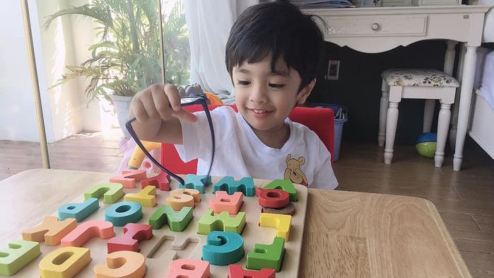 Mỹ nhân Việt lấy chồng Ấn Độ, con sinh ra có nét lai xuất sắc