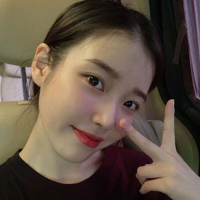 Karina tự sướng gây sốt, fan khui lại ảnh selfie của loạt idol nữ