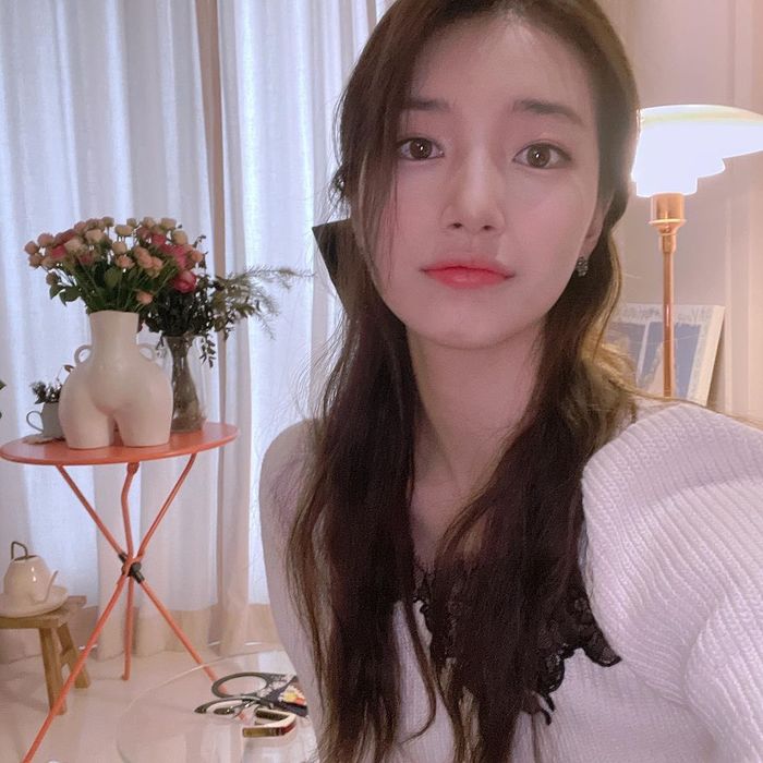 Karina tự sướng gây sốt, fan khui lại ảnh selfie của loạt idol nữ