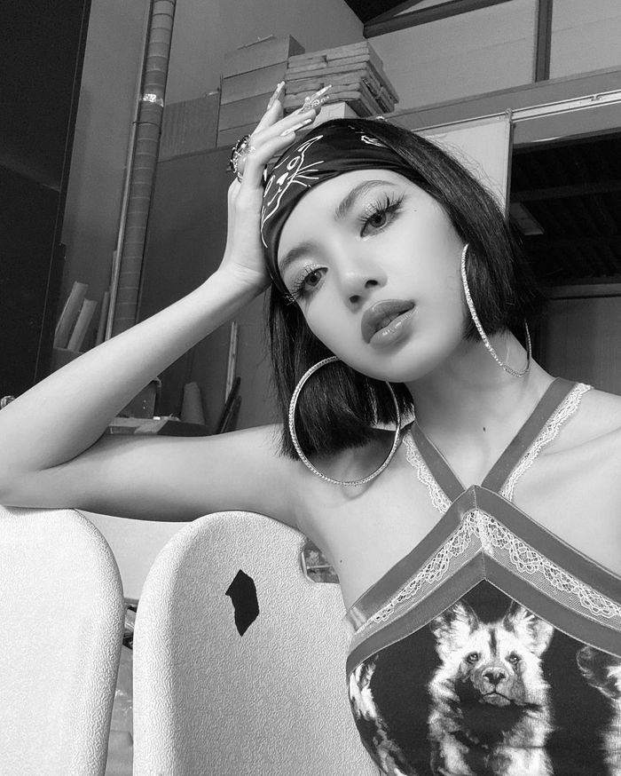 Ngắm loạt phụ kiện tóc của idol Hàn: Nhỏ mà giá toàn chục triệu đồng