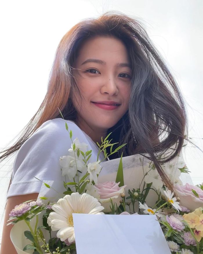 Ngắm loạt phụ kiện tóc của idol Hàn: Nhỏ mà giá toàn chục triệu đồng