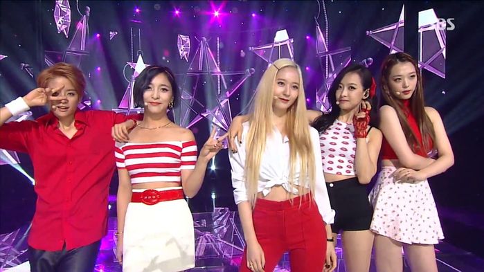 Nghịch lý ở SM: f(x) mất hút, người đầy phốt comeback ầm ầm