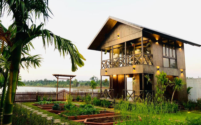 Ngôi nhà bên hồ xanh mướt của 5 cô bạn thân, cùng tận hưởng cuộc sống