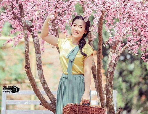 Ngưỡng mộ chuyện tình của cô gái 9x với bạn trai chỉ nằm một chỗ