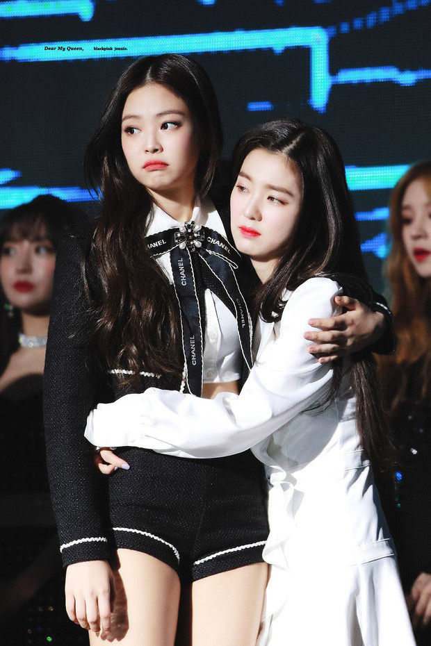Nhân chứng sống bật mí lí do idol SM và YG khó thân