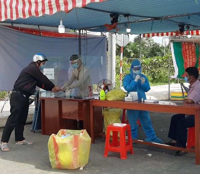 Nhiều điểm dừng thi trước giờ G vì phát hiện dương tính