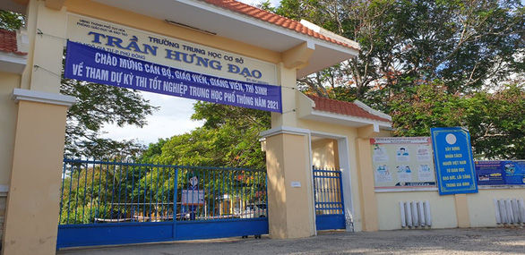 Nhiều điểm dừng thi trước giờ G vì phát hiện dương tính