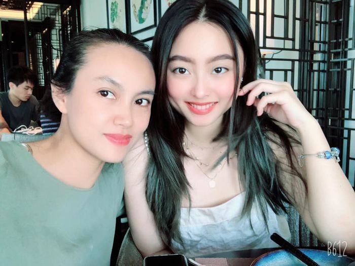 Như Phúc Hướng Nghiệp: 41 tuổi làm mẹ 4 con, con gái lớn du học Mỹ!
