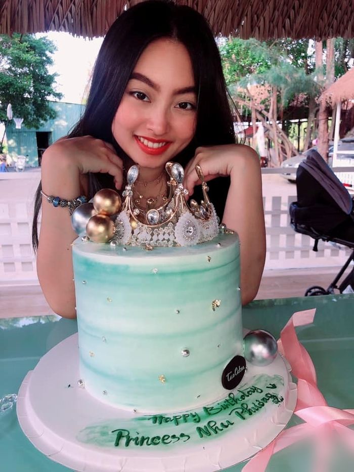 Như Phúc Hướng Nghiệp: 41 tuổi làm mẹ 4 con, con gái lớn du học Mỹ!