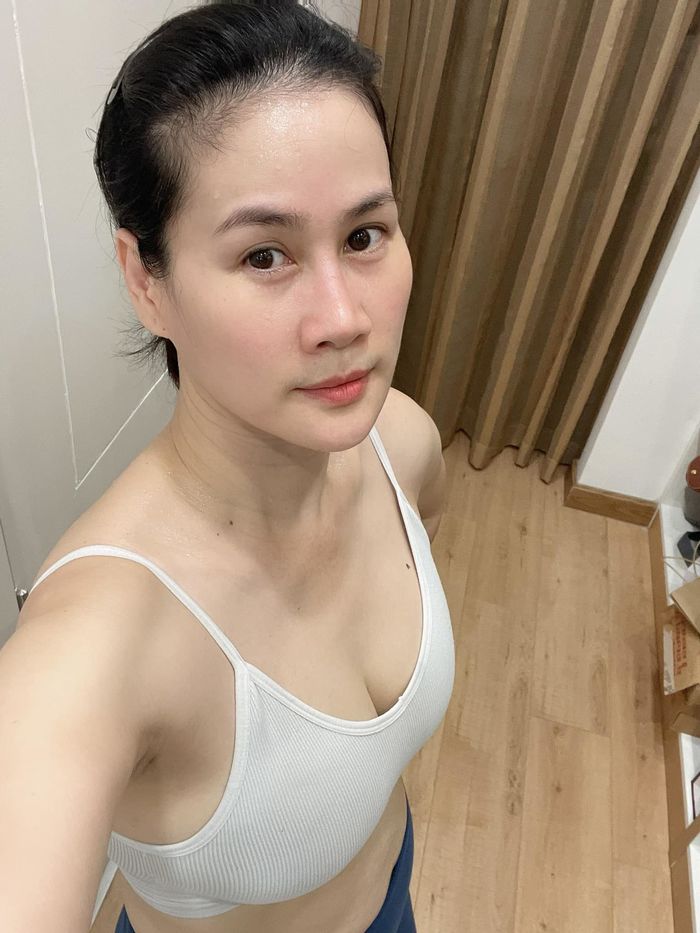 Những cô Hà của Vbiz chưa ngưng hot: Có cô 52 tuổi rồi vẫn tung tăng