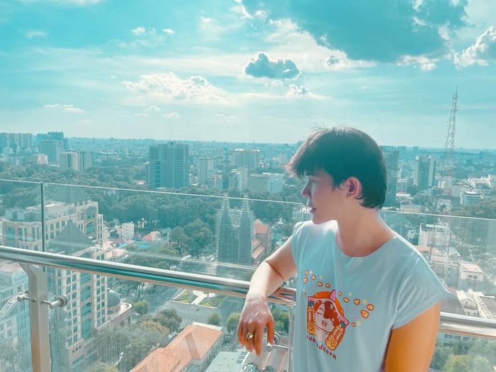 Những cuộc khẩu chiến rần rần như chợ vỡ: Vy Oanh sắp đẻ vẫn chiến