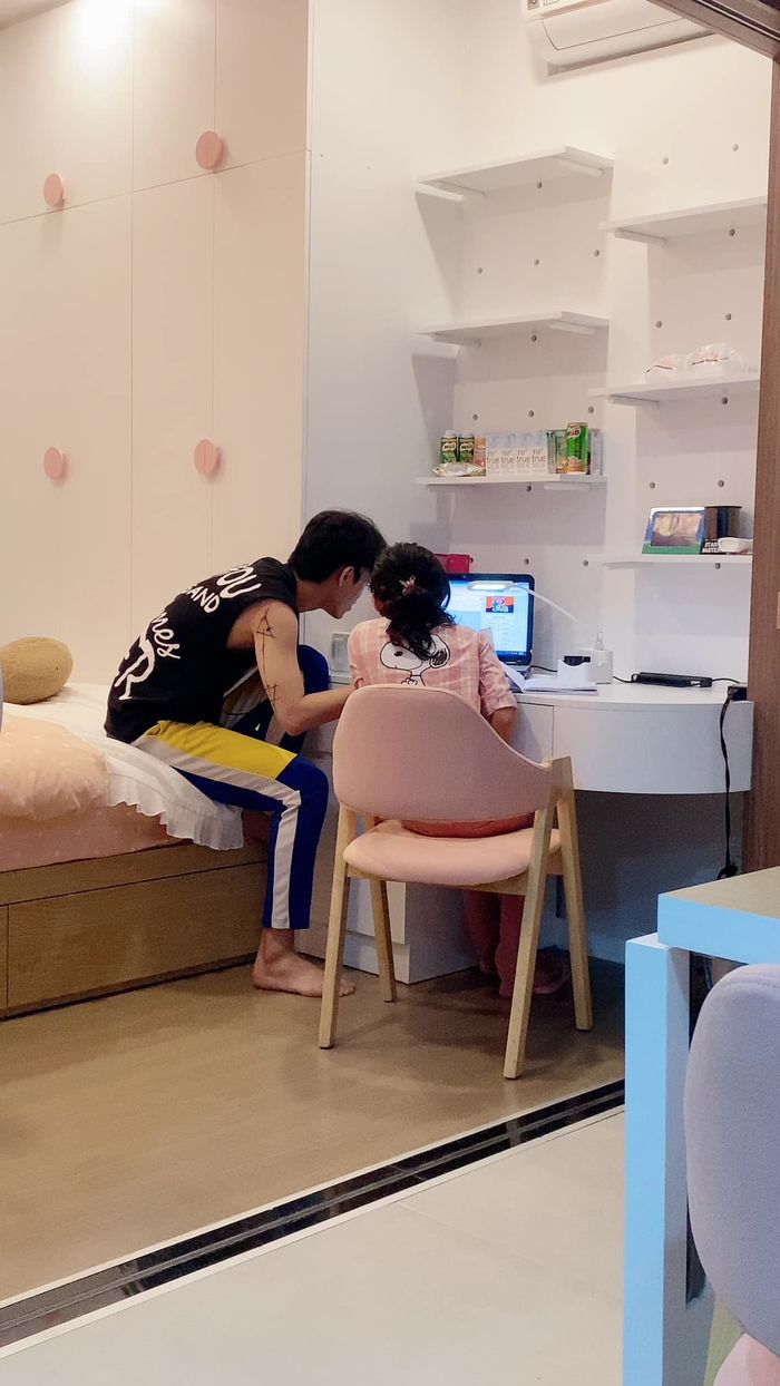 Những ông bố dượng hiếm có khó tìm của Vbiz: Kim Lý coi Subeo như con