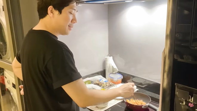 Những sao việt có thù với bếp: Hari Won không phân biệt được hành tỏi